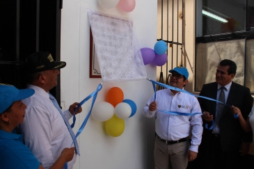 Presidente del INPE inaugura panadería