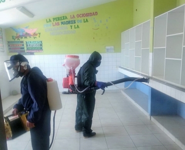 En el penal de Huánuco realizan trabajos de desinfección para controlar covid-19