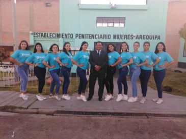 Candidatas a &quot;Reina de la Ciudad 2019&quot; visitaron penal de Mujeres Arequipa