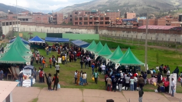 Gran acogida tiene feria artesanal en el EP Cusco