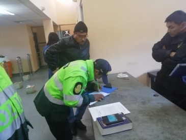Servidor penitenciario trató de ingresar un celular al penal de Huaraz