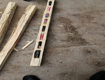Pretenden ingresar celulares camuflados en madera al EP Moyobamba