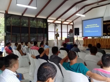 Agentes participan en taller de instrucción