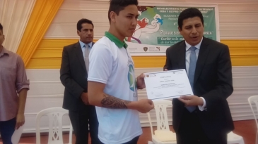 Premian a internos ganadores del segundo concurso de relatos