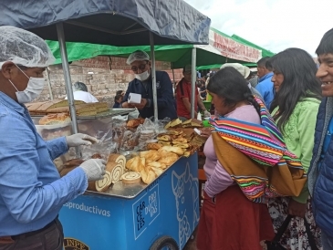 Feria gastronómica y artesanal en el penal Cusco Varones