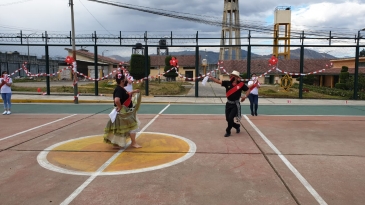Internos del penal de Cajamarca danzan en homenaje al Perú