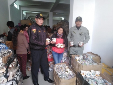 Internos del penal de Cochamarca elaboran 5 mil tazas