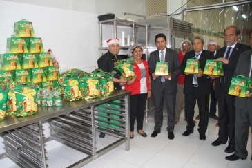 Con panetón San Pedrito celebran aniversario de empresa en EP Lurigancho