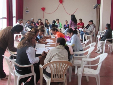 Familiares de internos participan en programa