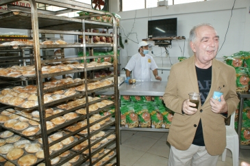 Periodista Chema Salcedo comprobó calidad de panetón San Miguelito
