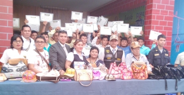 Internos del EP Pucallpa aprendieron a fabricar carteras