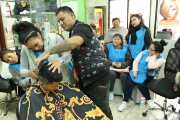 Internas del EP Virgen de Fátima se capacitan en barbería