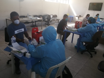 Personal penitenciario pasa por pruebas rápidas de COVID-19