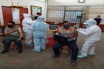 Trabajadores e internos del penal Varones Cusco fueron vacunados