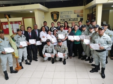 Servidores participan en taller de técnicas conductuales