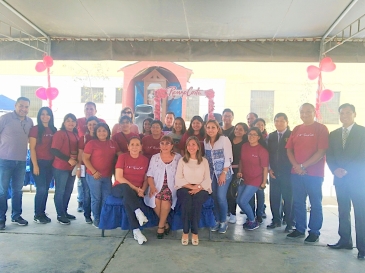 Rinden homenaje a mujeres trabajadoras de empresa Renzo Costa