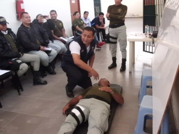 Servidores e internas del EP Pacasmayo son capacitados en primeros auxilios