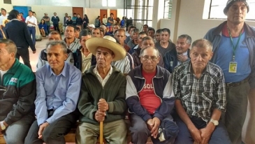 Adultos mayores son festejados en su día