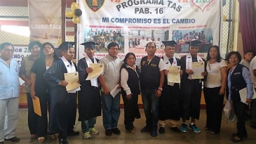 Internos culminan secundaria en EP Lurigancho