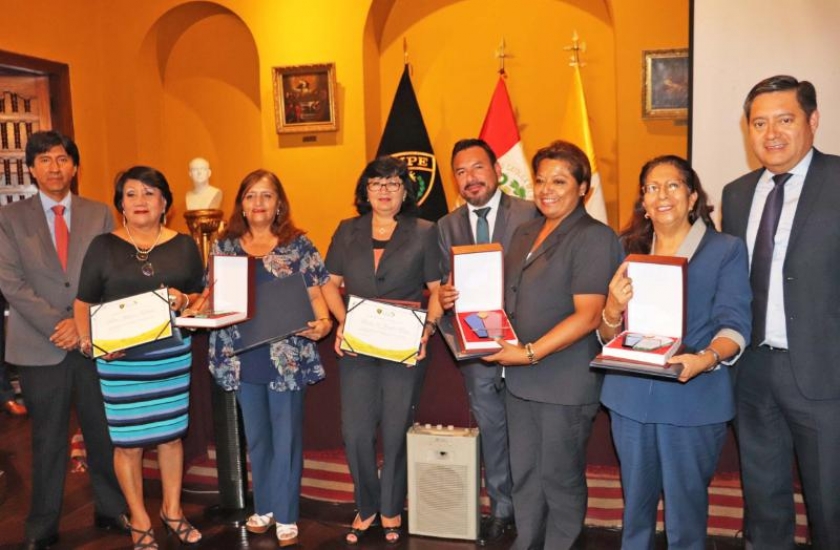 INPE rinde homenaje a trabajadores por su aniversario institucional