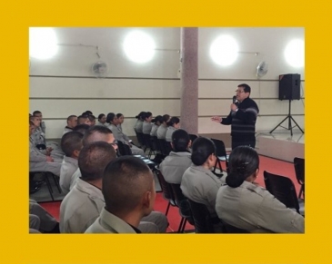 Alumnos participan de charla magistral