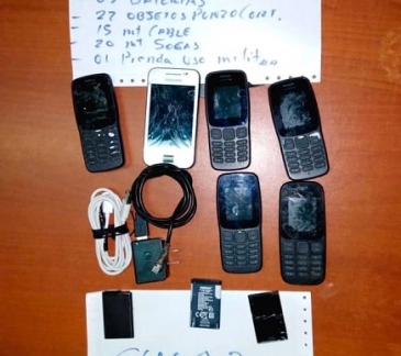 Requisan celulares y prenda militar a reos en penal de Huánuco