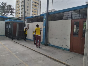 Sentenciados de Medio Libre realizaron trabajos comunitarios en colegios