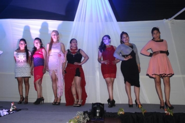 Empresas textiles participan en desfile