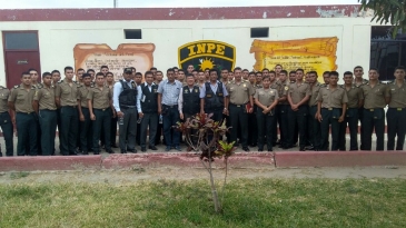Estudiantes de la Policía Nacional visita penal