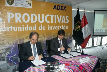 INPE firma convenio con ADEX