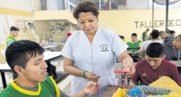 Crónica: La terapia también se realiza tras las rejas.