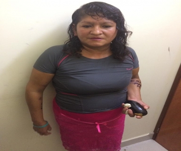 En día de visita mujer es intervenida con presunta droga en penal de Chiclayo