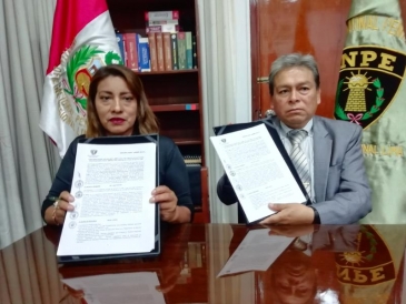 Oficina Regional Lima firmó dos convenios con empresas textiles