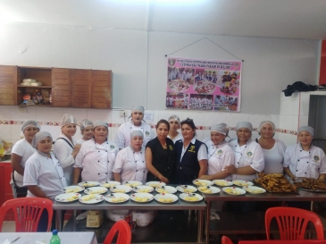 Internas culminan estudios técnicos de asistentes de cocina