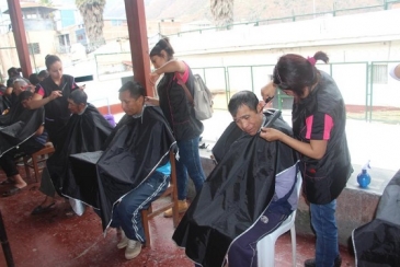 En penal de Abancay realizan corte de cabello