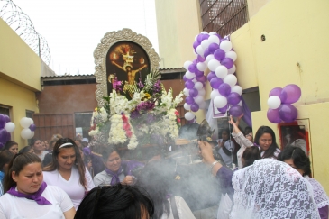 Procesión del Señor de los Milagros en penal