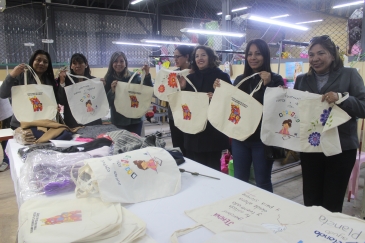 Internas de 3 penales confeccionan bolsas ecológicas en región sur Cusco