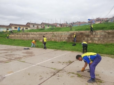 Sentenciados realizan limpieza en Cusco
