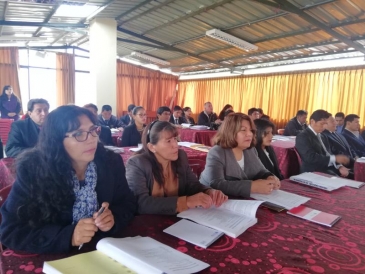 Servidores el área de trabajo participan de mesa de trabajo