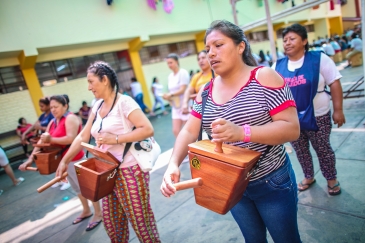 Internas participan de taller de percusión afroperuana