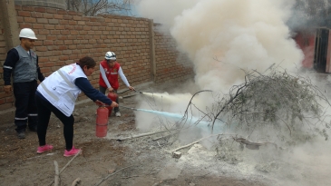 Servidores penitenciarios se capacitan en uso de extinguidores