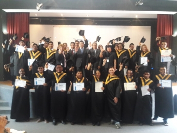 Certifican a 41 liberados que culminaron capacitación en el Medio Libre