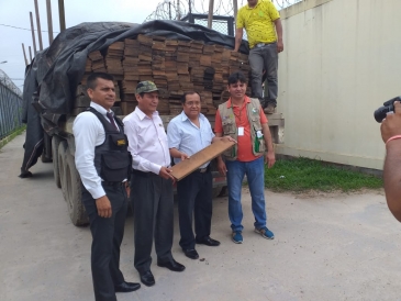 Internos del penal de Pucallpa fabrican módulos educativos