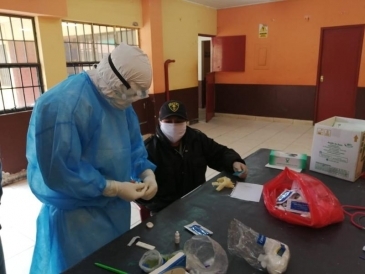Trabajadores e internos del penal Huaraz recibieron vacunas