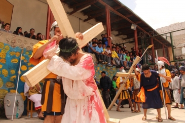 Pasión y muerte de Jesús en penal Abancay