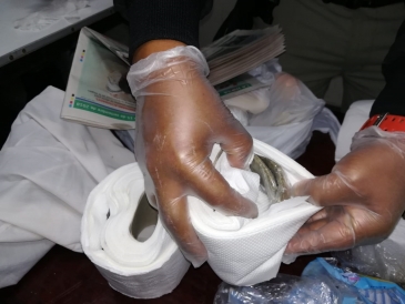 Detienen a madre de interno con supuesta droga en papel higiénico