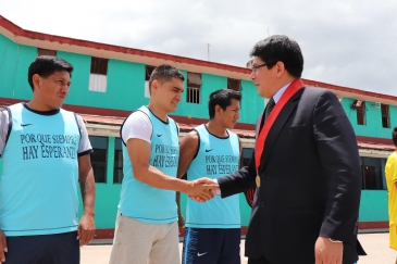 Equipo profesional de futbol jugó partido con internos en EP Ayacucho