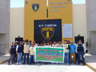 Liberados y sentenciados de Medio Libre Chincha realizan jornada de limpieza