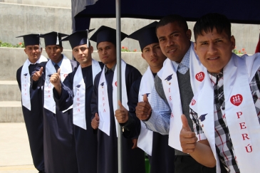 SIETE INTERNOS CULMINAN ESTUDIOS ESCOLARES GRACIAS AL INPE Y EL IRFA