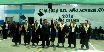 Internos de 3 penales del sur se graduaron en primaria y secundaria